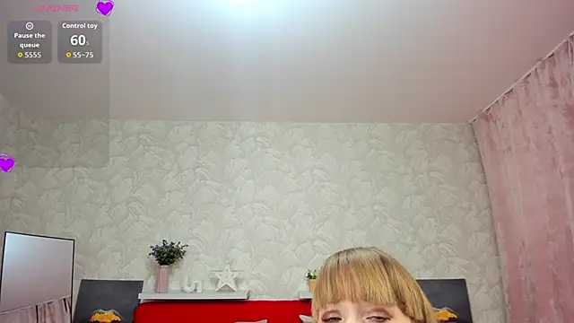 Pokazy przed kamerką – KattyPeachX