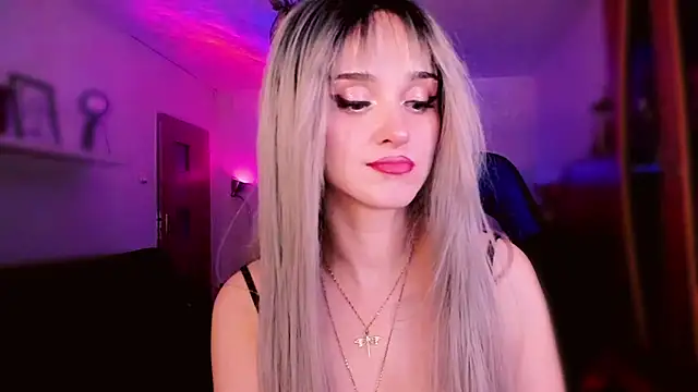 XXX chat uživo modela MistressJolie