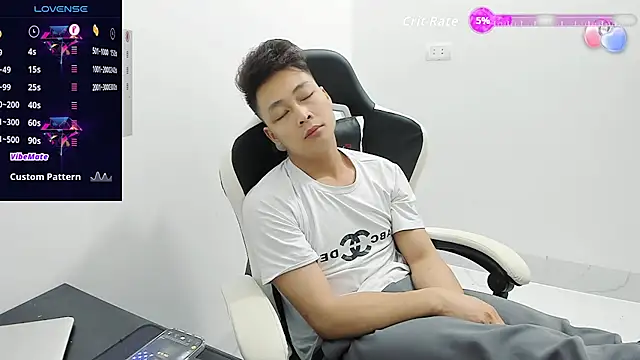 แชท XXX สดของ Naughty___asian