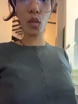 Chat +18 de TweetiePieXXX ao vivo