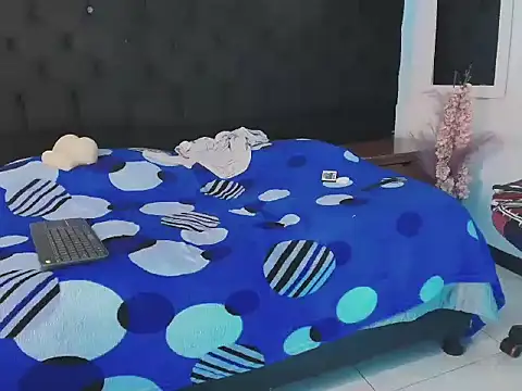 Thonixxx_mrn Webbikameraesitys