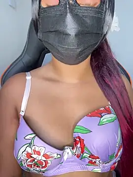 Ariana__Marien Webbikameraesitys