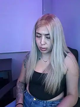 Megan_sexrosse élő XXX-chatje