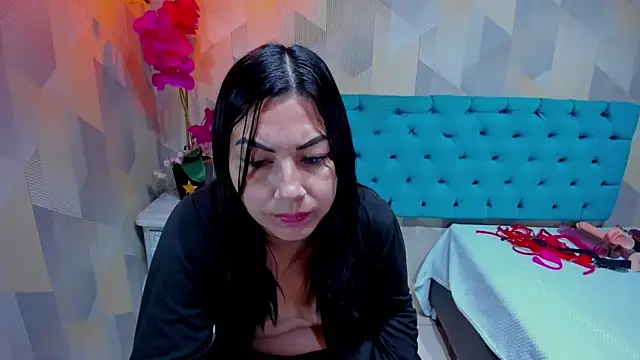 AdaFawxx Adlı Modelin Canlı XXX Sohbeti