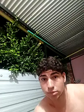 Chat +18 de 3hornys-straights ao vivo