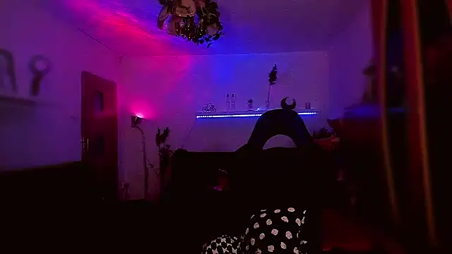 MistressJolie Adlı Modelin Canlı XXX Sohbeti