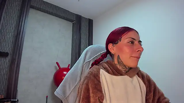 XXX chat uživo modela selene_red_