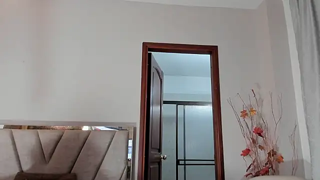 LaraGoldd Live XXX-chat