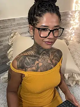 xbigpeach's Live XXX Chat