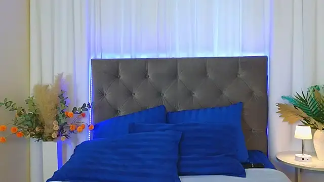 Ariana_Petite 现场XXX聊天