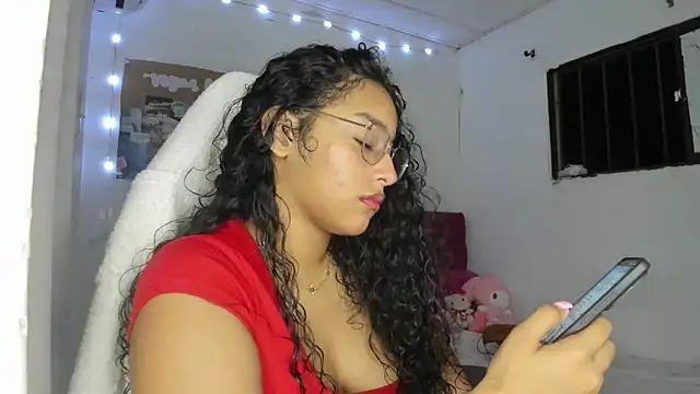 دردشة emily_stars1 الجنسية المباشرة