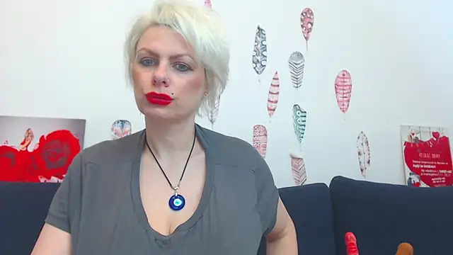 Živý XXX chat Playful_Goldie_WOW__