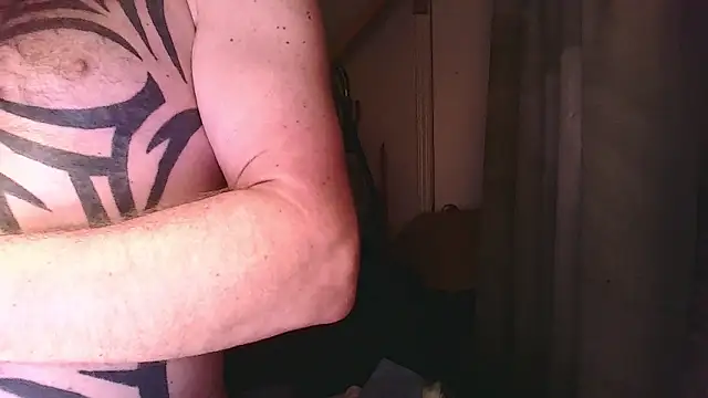 Yournaughty's Live XXX Chat