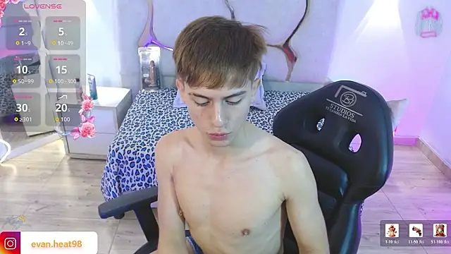 EVAN_TAYn Live XXX chat