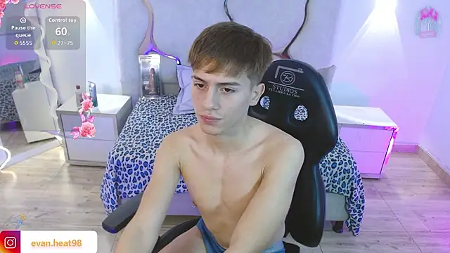 EVAN_TAYn Live XXX chat