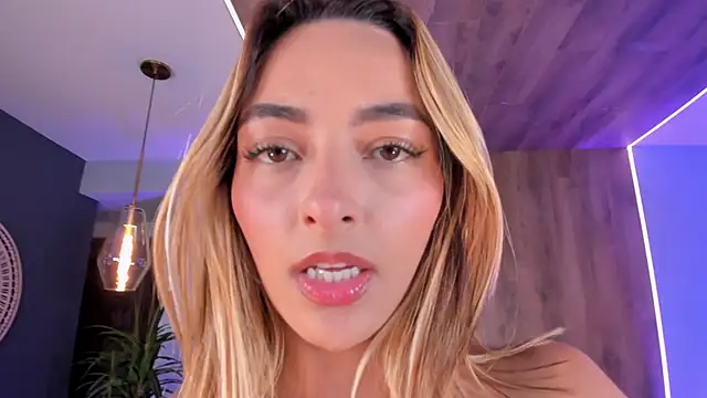 MelissaMoore_'s Live XXX Chat