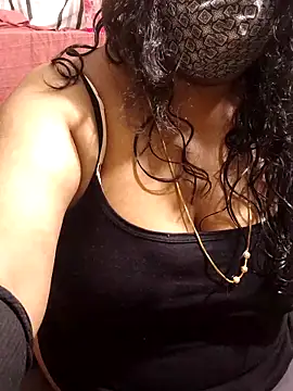 Yoursriya25 Adlı Modelin Canlı XXX Sohbeti