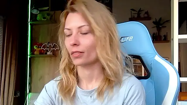 XXX chat uživo modela karo123421