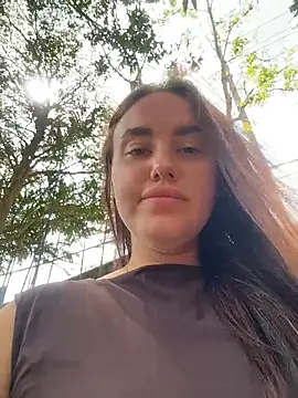 Chat +18 de KiraSunshine ao vivo