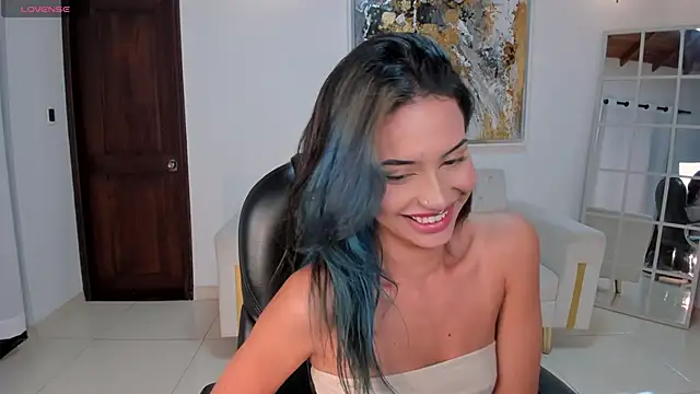 XXX chat uživo modela KayraLanne