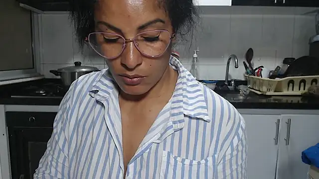 دردشة kateleyagrey الجنسية المباشرة