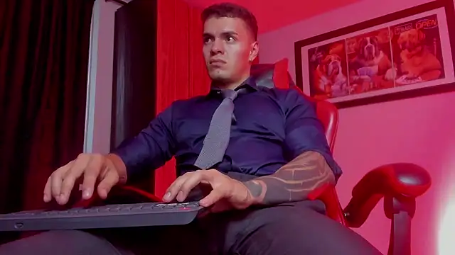 XXX chat uživo modela ALPHA_DOMINUS_