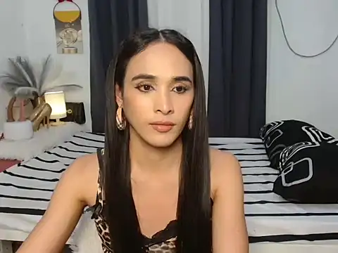 Maxinerein: διαδικτυακό σόου στην κάμερα