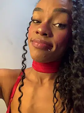 Cammgirlmii Adlı Modelin Canlı XXX Sohbeti