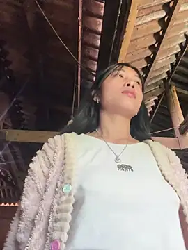 LyLyX09 Adlı Modelin Canlı XXX Sohbeti