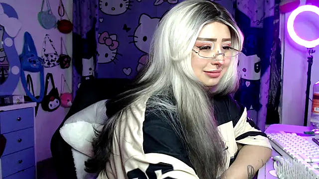 lussyevans24 – Naživo XXX chat