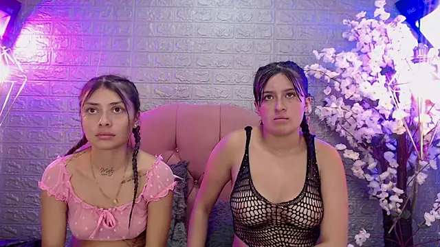 _lesbi_hard_69 现场XXX聊天