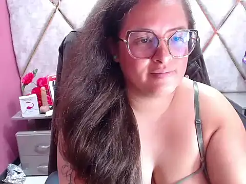 Chatroom XXX en direct de Sarah_Boobs_