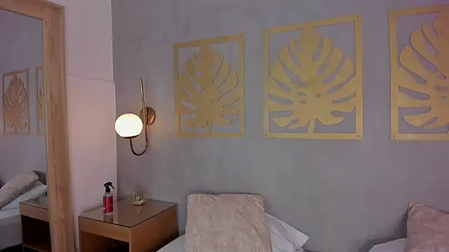 Chat +18 de scarlett_rosse_x ao vivo