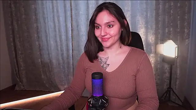 Czat XXX na żywo – Hoot_owl_cb