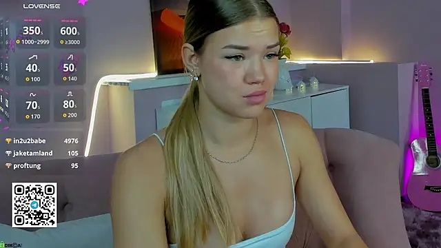 Chat XXX en directo de CherryLexi_