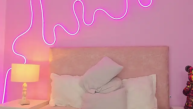 TaraCarson: вебкам-шоу