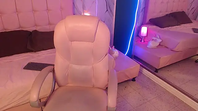 Red_kytty6 Adlı Modelin Canlı XXX Sohbeti