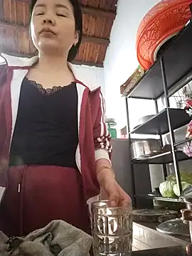 XXX chat uživo modela Ivy_Trix2