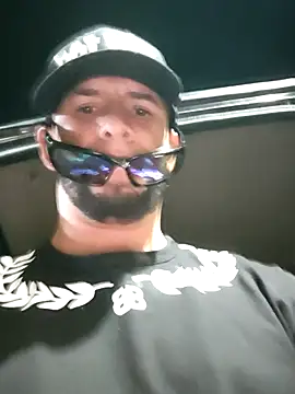 PIGHIGHDIRTY_p0: διαδικτυακό σόου στην κάμερα