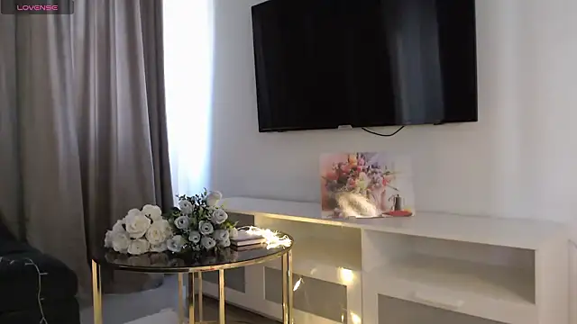 VeliaSaiのライブXXXチャット