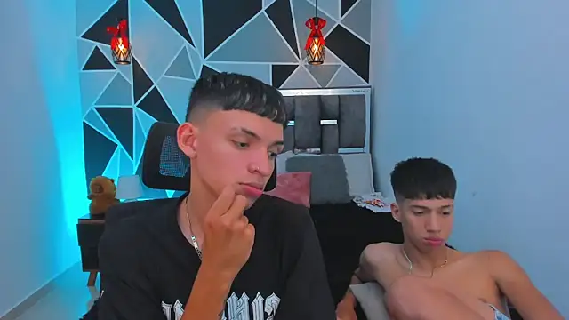 Juan_Nd_Steven Live XXX-chat