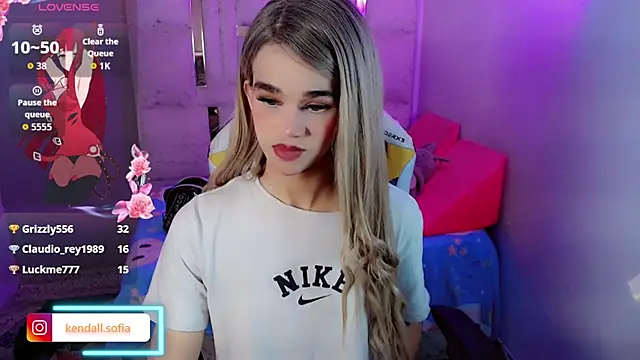 Sophiaa_doll_ Show in webcam