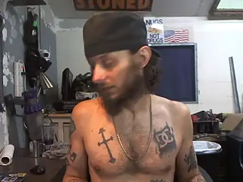 CloudDadddyyy420 Show in webcam
