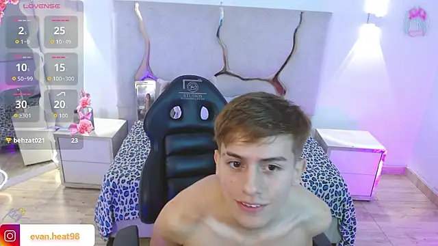 EVAN_TAY élő XXX-chatje