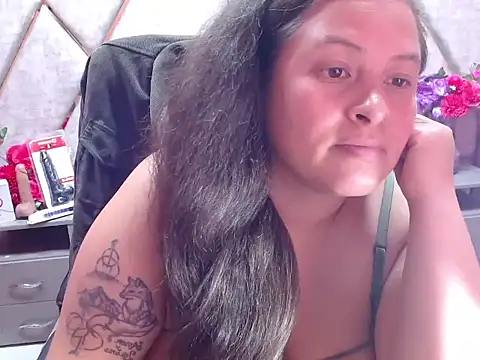 Chatroom XXX en direct de Sarah_Boobs_