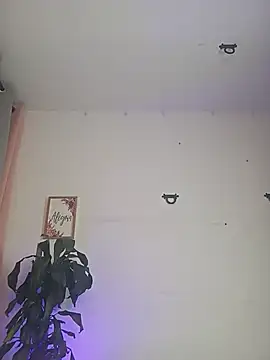 Natalye_23 Adlı Modelin Canlı XXX Sohbeti