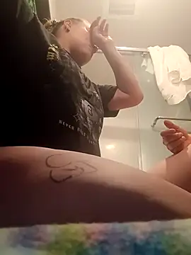 luckilyfound3 webkamerás műsora