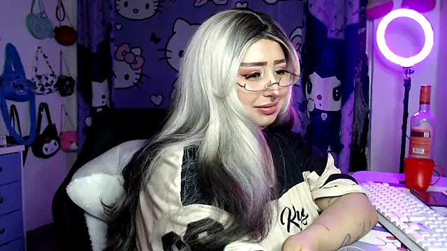 lussyevans24's Live XXX Chat