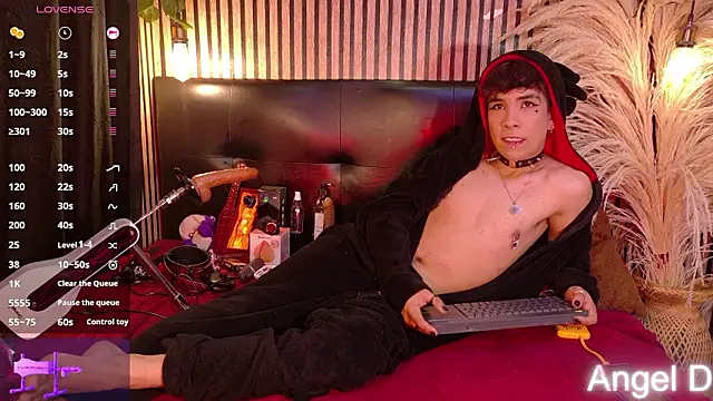 Angeldust19 Adlı Modelin Canlı XXX Sohbeti