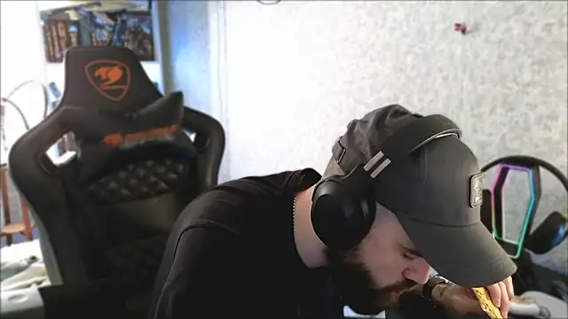 _Mostly_ Live XXX-chat